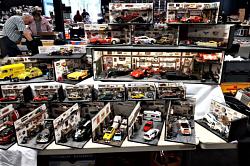 Beurs Houten / Stand op de auto-miniaturenbeurs in Euretco Expo Center, Meidoornkade 24, 3992 AE Houten. Deze beurs wordt elke twee maanden gehouden.